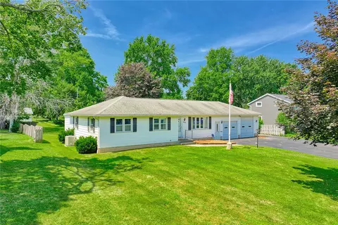 239 London Rd, Webster, NY 14580
