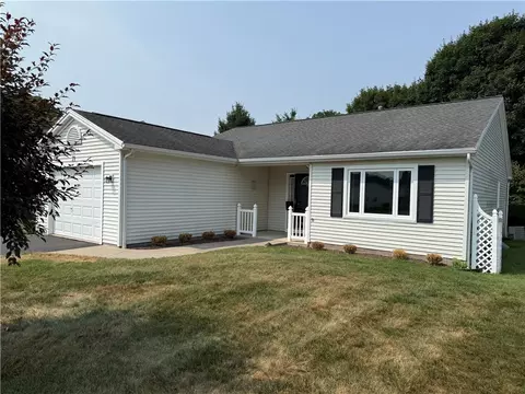 71 Freedom Pond Ln, Chili, NY 14514