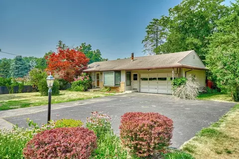 530 Lake Rd, Webster, NY 14580