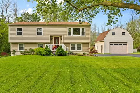 200 Lake Rd, Ontario, NY 14519