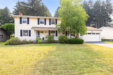 26 Astronaut Dr, Irondequoit, NY 14609
