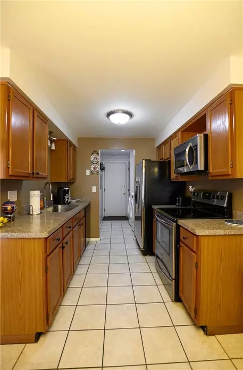 Kitchen - 1097 Cane Patch, Webster, NY 14580 photo 2 of 2