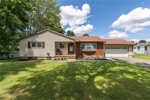 11 Lloyd Dr, Horseheads, NY 14845
