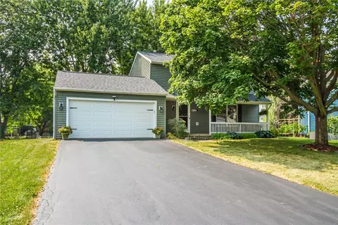 1564 Hayride Dr, Farmington, NY 14425