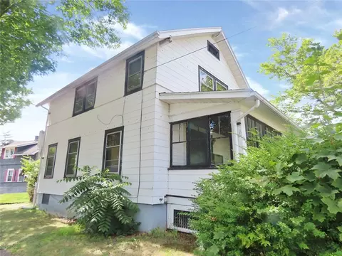 752 Robinson St, Elmira, NY 14904