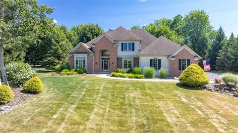 600 Eleanor Rd, Victor, NY 14564