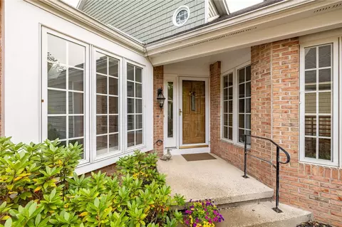 24 Landing View Ln, Perinton, NY 14450