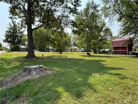 916 Sunset Beach Rd, Carlton, NY 14571