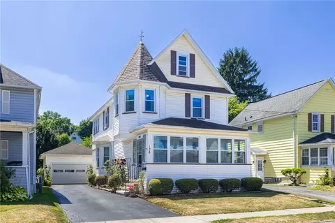 128 W Spruce St, East Rochester, NY 14445