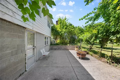 Exterior - 112 Echo St, Irondequoit, NY 14609 photo 4 of 6