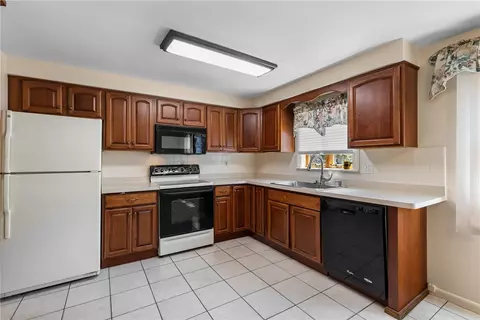 Kitchen - 112 Echo St, Irondequoit, NY 14609 photo 3 of 7