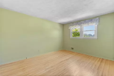 Bedroom - 112 Echo St, Irondequoit, NY 14609 photo 5 of 9