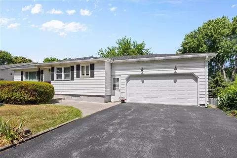 Exterior - 112 Echo St, Irondequoit, NY 14609 photo 3 of 6