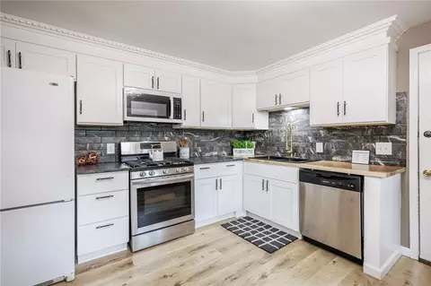 Kitchen - 58 Eileen Cir, Greece, NY 14616 photo 2 of 5