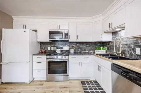 Kitchen - 58 Eileen Cir, Greece, NY 14616 photo 3 of 5
