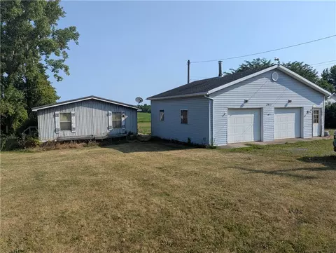 13655 Ridge Rd, Gaines, NY 14411