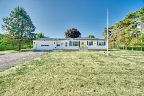 7564 Townline Rd, Bergen, NY 14416