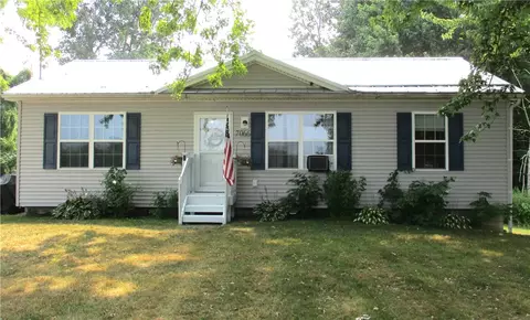 7066 Lake Ave, Williamson, NY 14589
