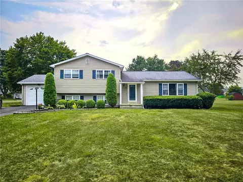 30 Suburban Dr, Elmira, NY 14903