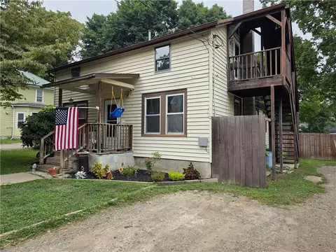 7 Weld St, Naples, NY 14512
