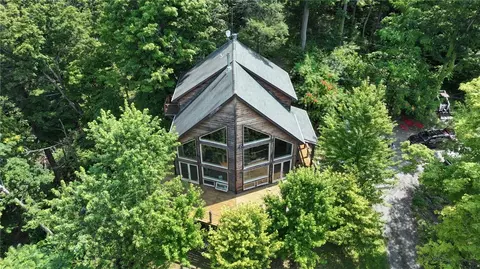 8966 Victoria Dr, Lodi, NY 14860