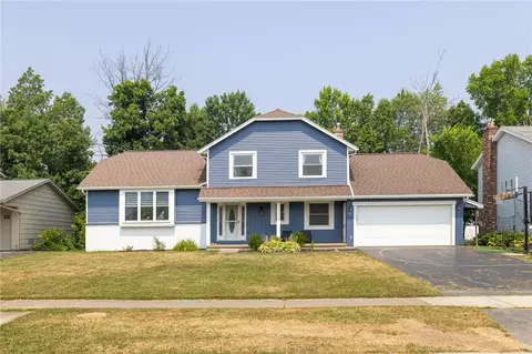 42 Betwood Ln, Greece, NY 14612