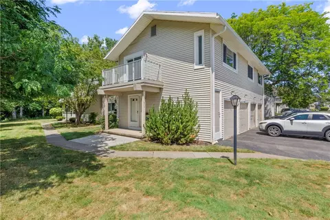 473 Eastbrooke Ln, Rochester, NY 14618