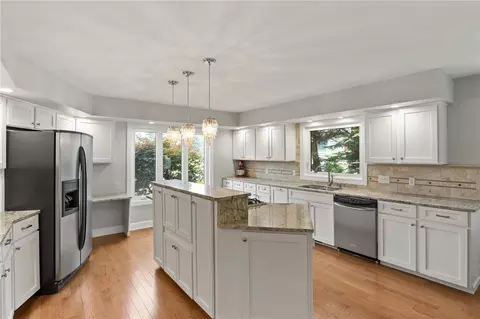 Kitchen - 17 Shingle Mill Rd, Irondequoit, NY 14609 photo 4 of 6