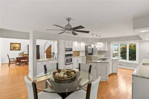 Kitchen - 17 Shingle Mill Rd, Irondequoit, NY 14609 photo 2 of 6