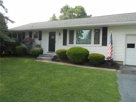 28 Anderson Cir, Auburn, NY 13021
