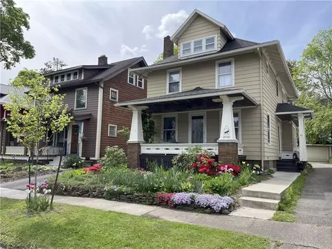 57 Macbeth St, Rochester, NY 14609