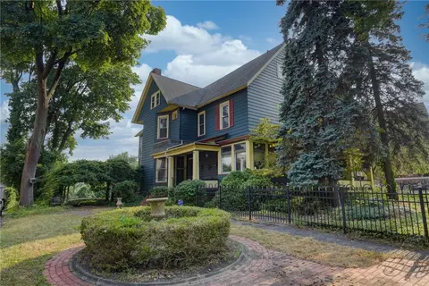 7 Lake View Park, Rochester, NY 14613