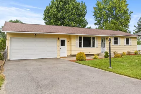 4 Stillmeadow Dr, Chili, NY 14624