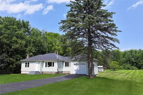 2369 Trimble Rd, Ontario, NY 14519