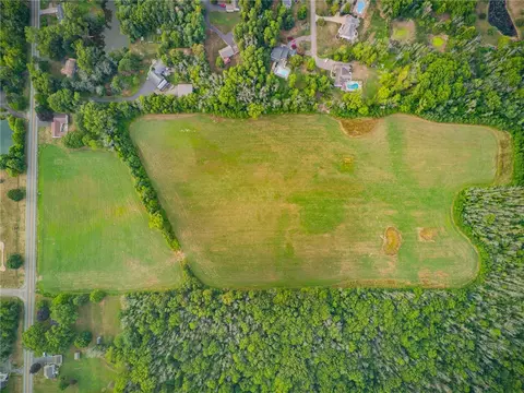 6572 Knickerbocker Rd, Ontario, NY 14519