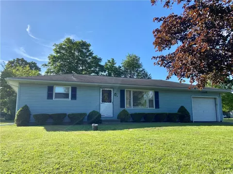 5 Melvins Ln, Horseheads, NY 14845