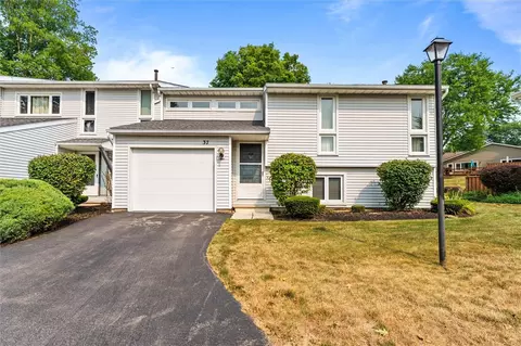 37 Blue Ridge Rd, Penfield, NY 14526