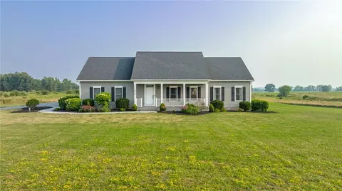 3055 Sand Rd, Bloomfield, NY 14469