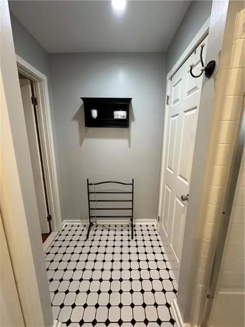 Entry Way - 3276 Walker Rd, Sennett, NY 13021 photo 3 of 4
