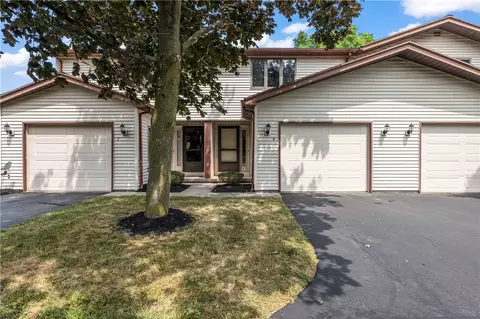 6 Canterbury Ct, Perinton, NY 14450