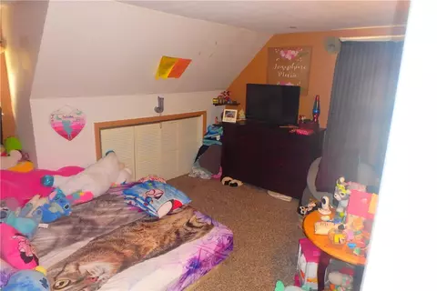 Bedroom - 83 Bridge St, Schroeppel, NY 13135 photo 3 of 3