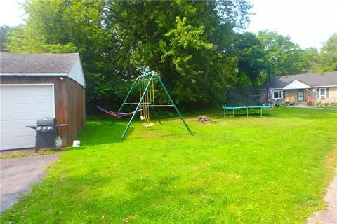 Exterior - 83 Bridge St, Schroeppel, NY 13135 photo 4 of 4