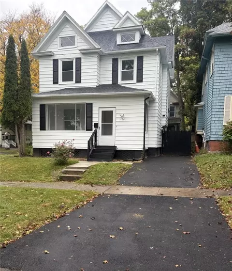 176 Selye Ter, Rochester, NY 14613
