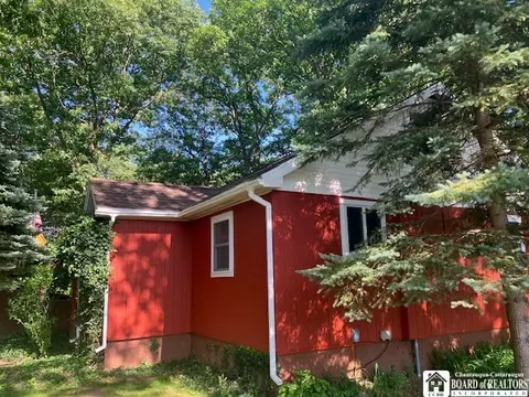 2573 E Middle Rd, Silver Creek, NY 14136