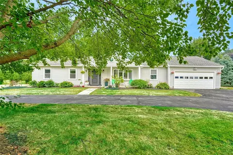 2085 Paddy Ln, Ontario, NY 14519