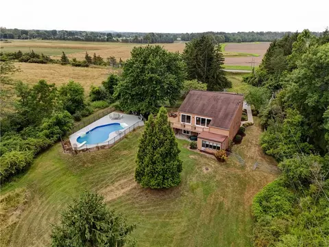 1460 W Bloomfield Rd, Honeoye Falls, NY 14472
