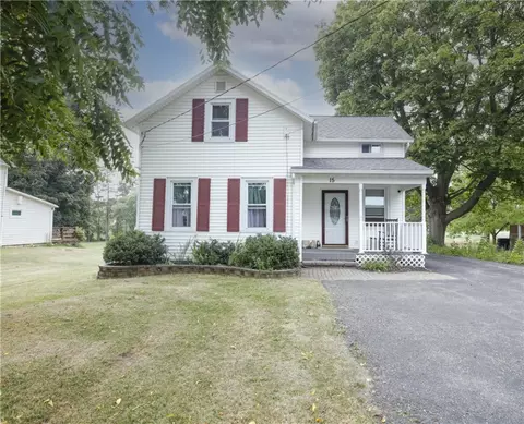 15 Elm St, Bloomfield, NY 14469