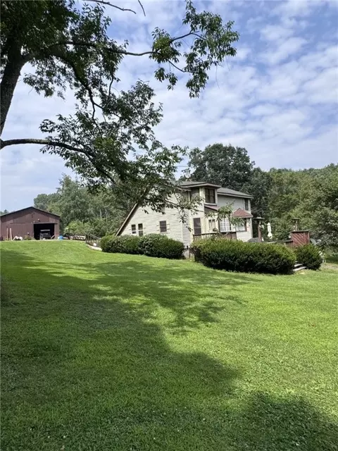 396 Trails End Rd, Sharon, PA 16748