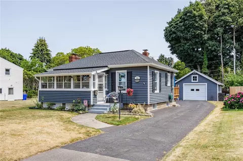 96 Ridgecrest Rd, Greece, NY 14626