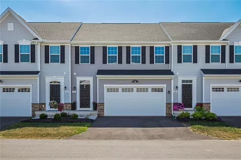 16 Keuka Ln, Canandaigua, NY 14424